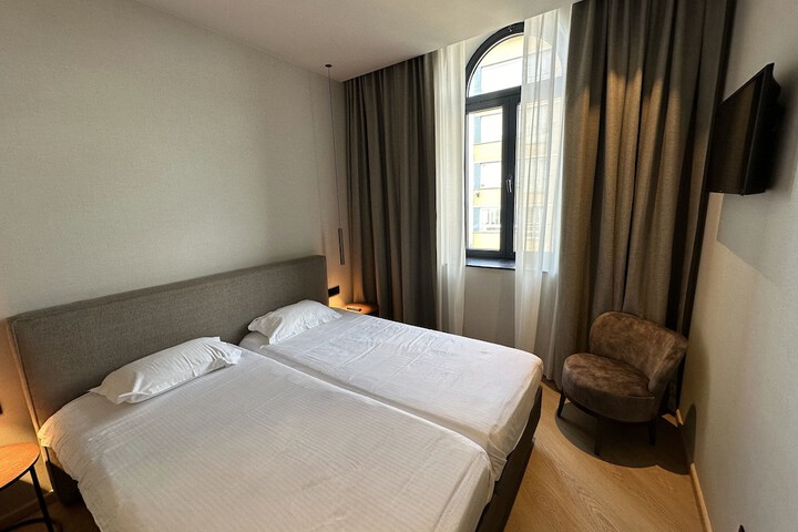 Room 16 of 53