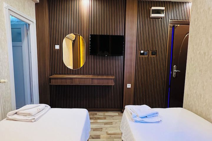 Room 16 of 29