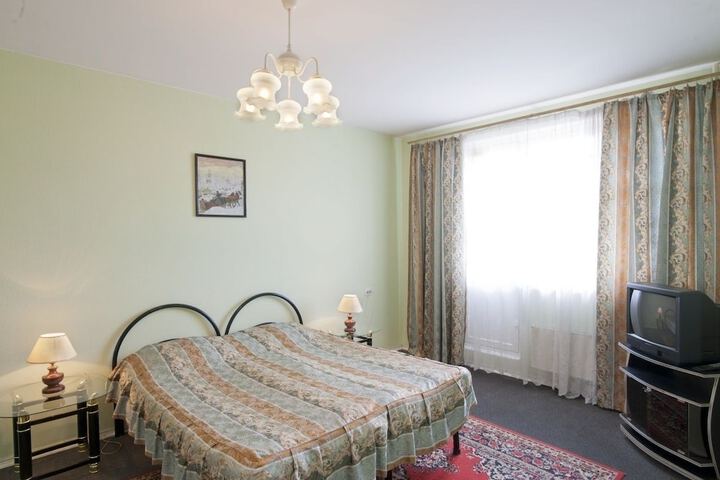 Room 3 of 72