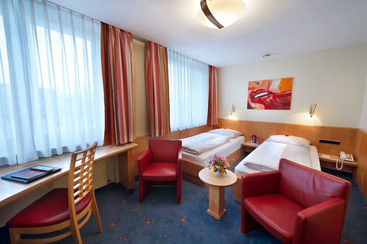 Room 44 of 112