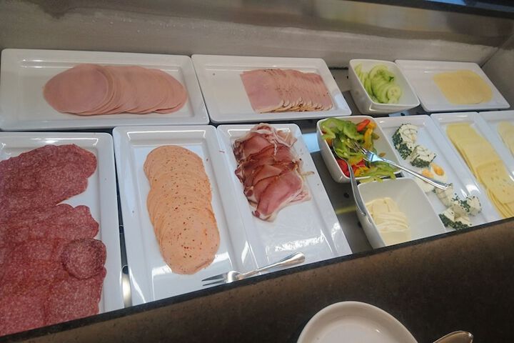 Dining 47 of 64