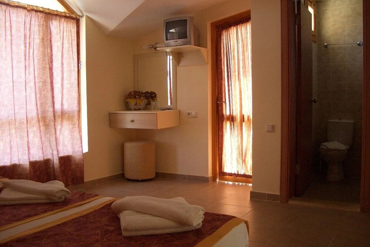 Room 11 of 21