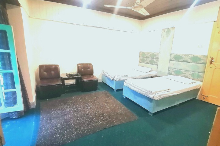 Room 9 of 31