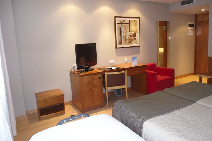 Room 5 of 40