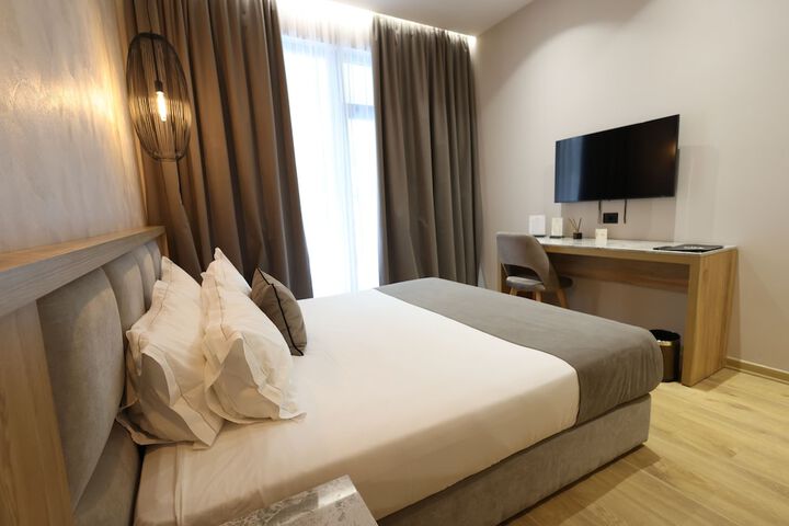 Room 93 of 136