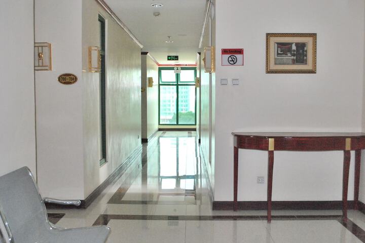 Ballroom/Hall 28 of 33