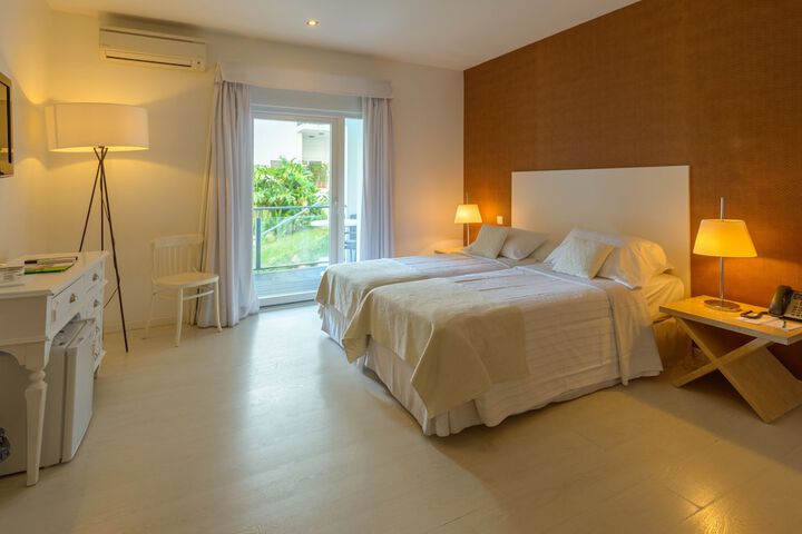 Room 33 of 52