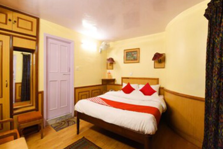 Room 9 of 24