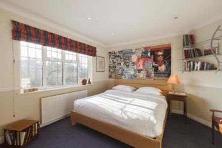 Room 9 of 60