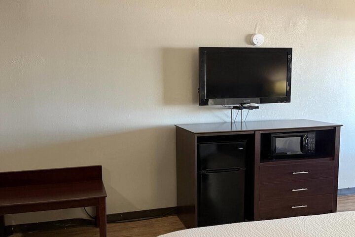 Room 15 of 61