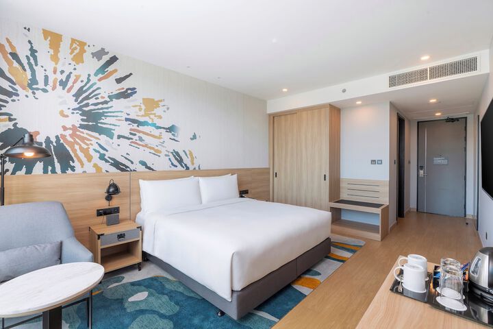 Room 32 of 142