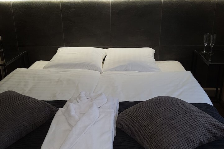 Room 13 of 38