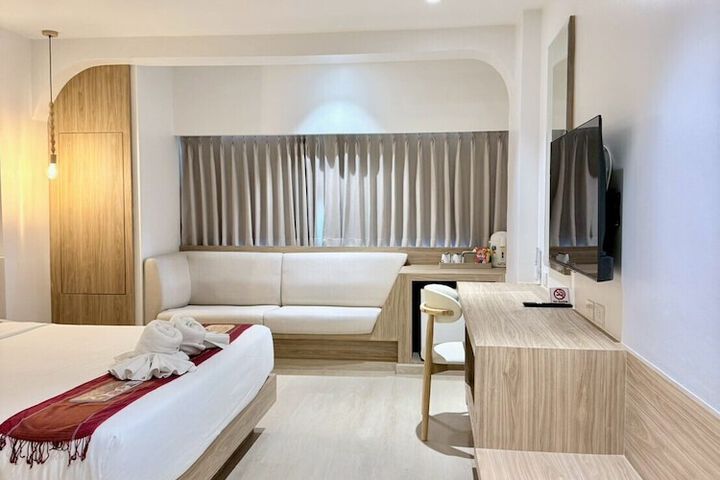 Room 45 of 183