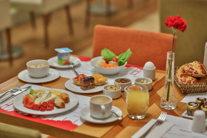 Breakfast/Coffee Service 81 of 133