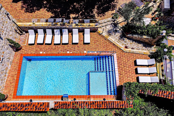 Pool 49 of 120
