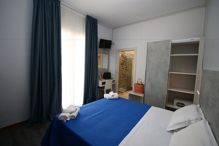 Room 13 of 161