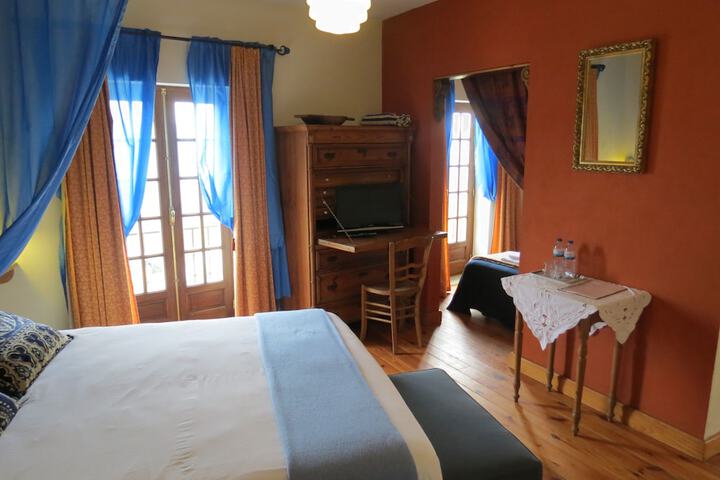 Room 10 of 47
