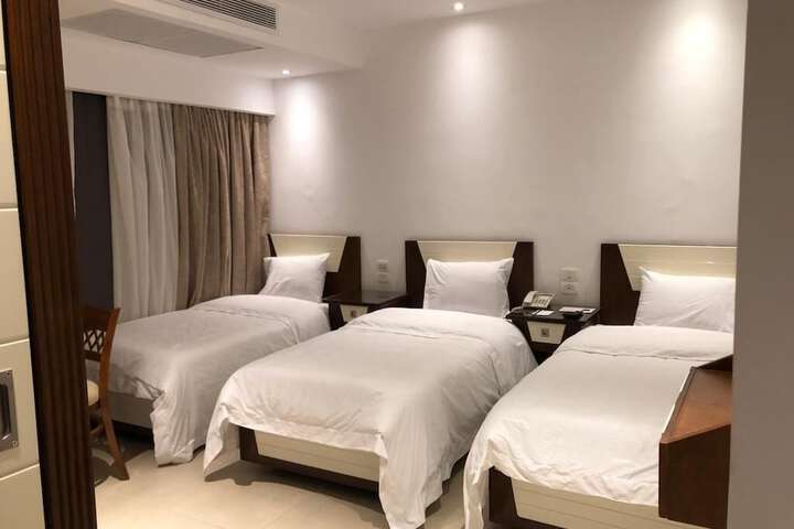 Room 13 of 43