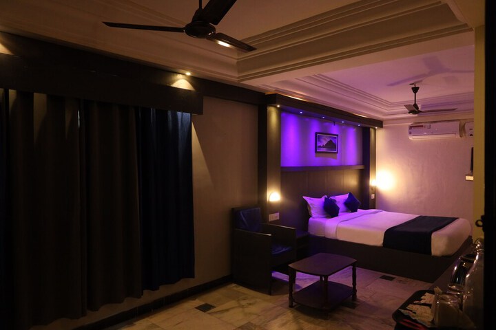 Room 4 of 14