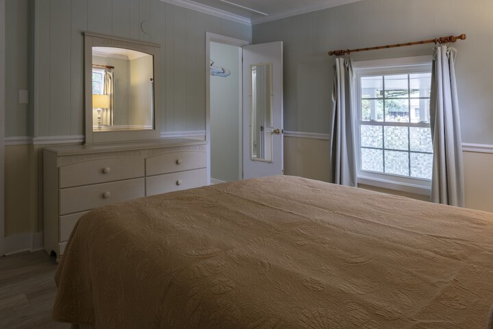 Room 164 of 309