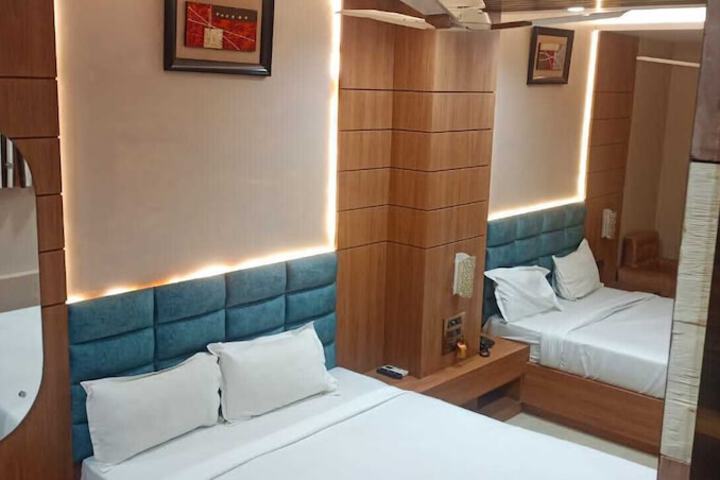 Room 4 of 19