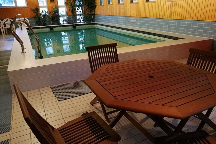 Pool 16 of 38