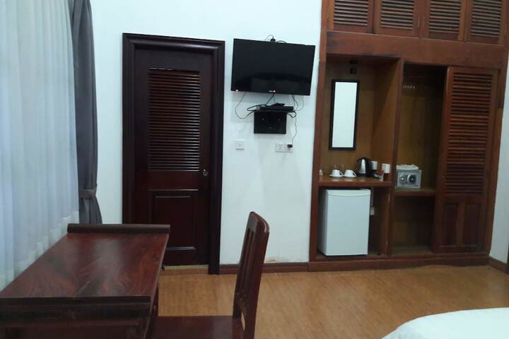 Room 8 of 43