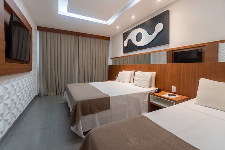 Room 10 of 103