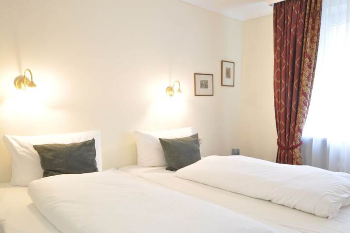 Room 6 of 72