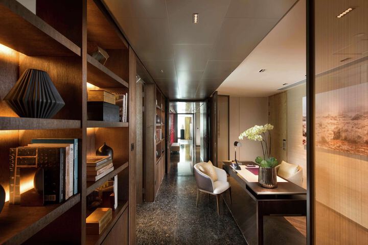 Room 15 of 105