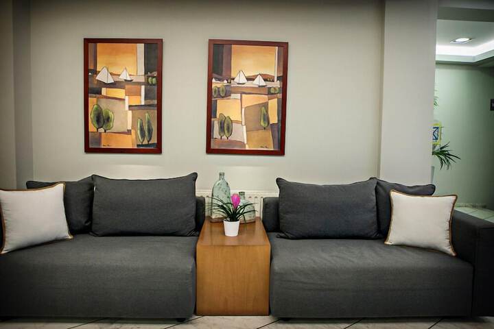 Guest Lobby