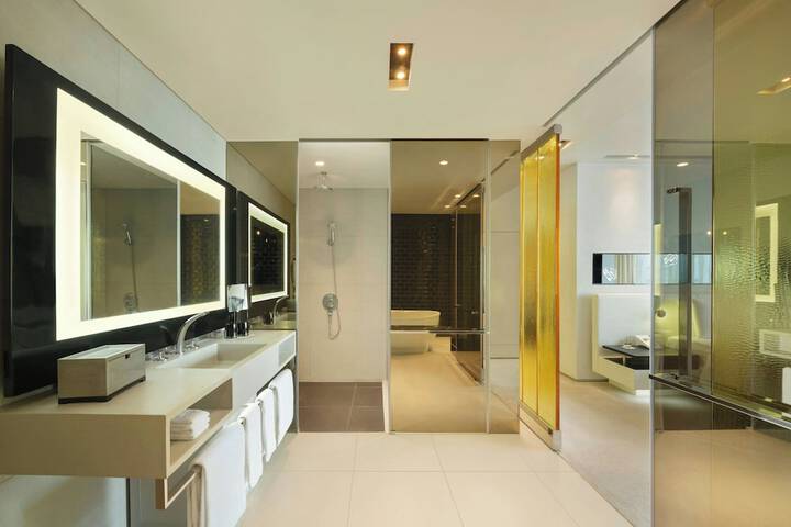 Room 74 of 171