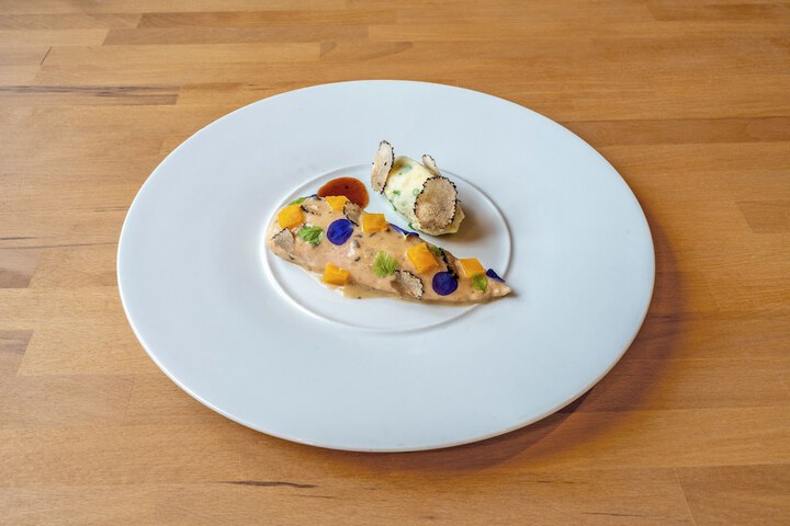 Dining 56 of 77