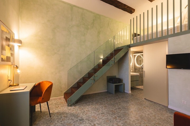 Room 16 of 47