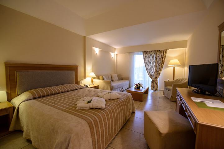 Room 4 of 69