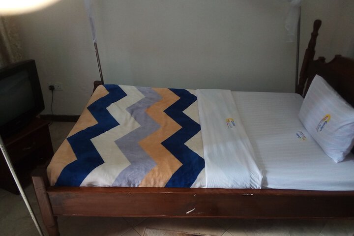 Room 13 of 34