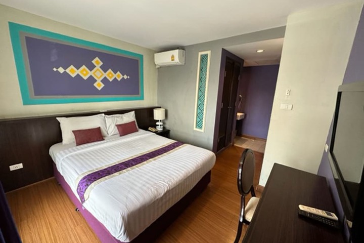 Room 18 of 61