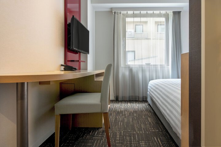 Room 16 of 126