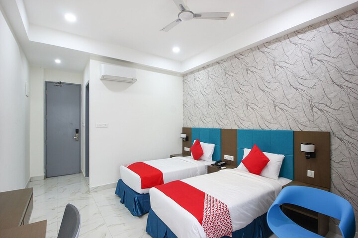 Room 13 of 26