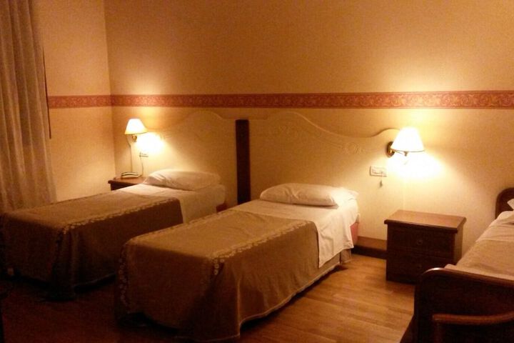 Room 7 of 38