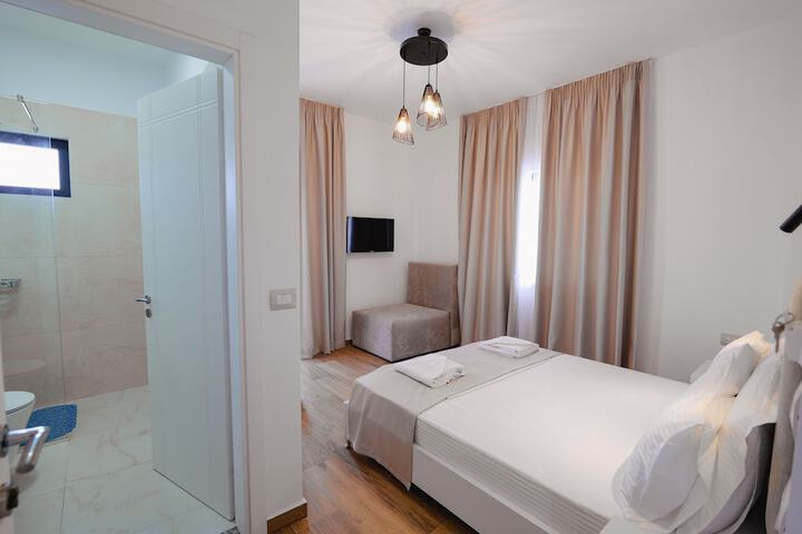 Room 2 of 64