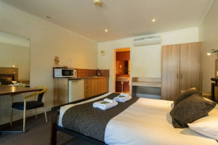 Room 3 of 46