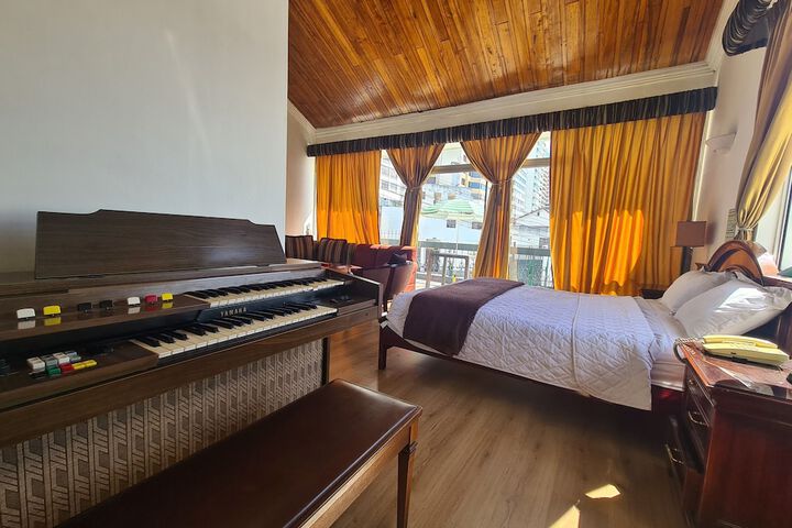 Room 15 of 26