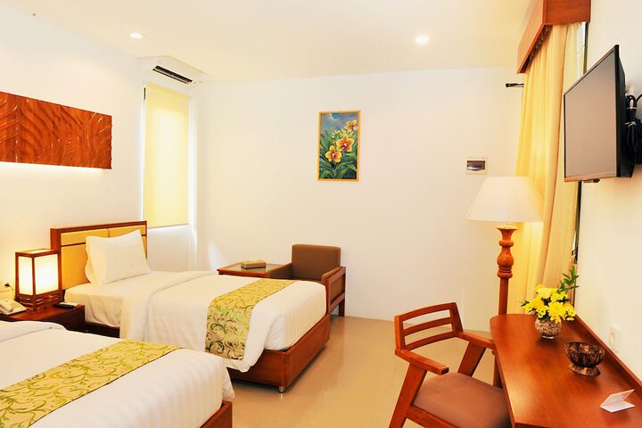 Room 10 of 30