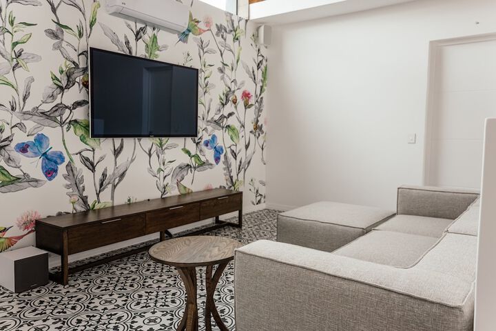 Lounge 19 of 50