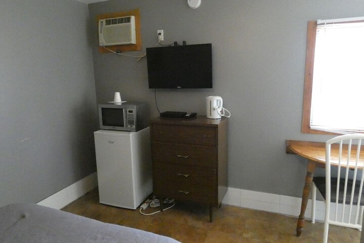 Room 3 of 41