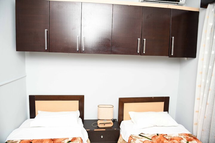 Room 15 of 32