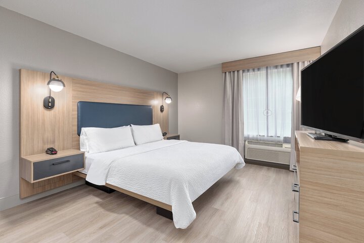 Room 32 of 86