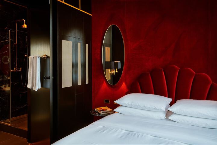 Room 18 of 83