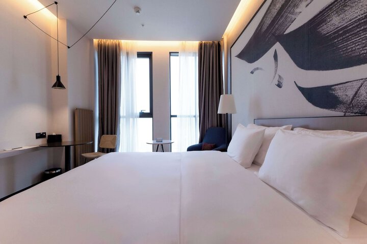 Room 40 of 106